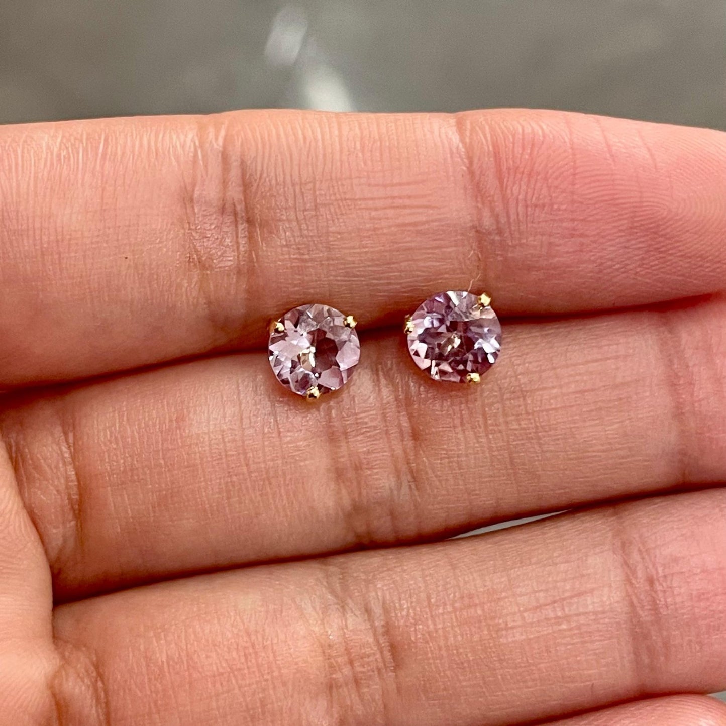 Brinco Satori em Ouro Amarelo 18K, com ametista