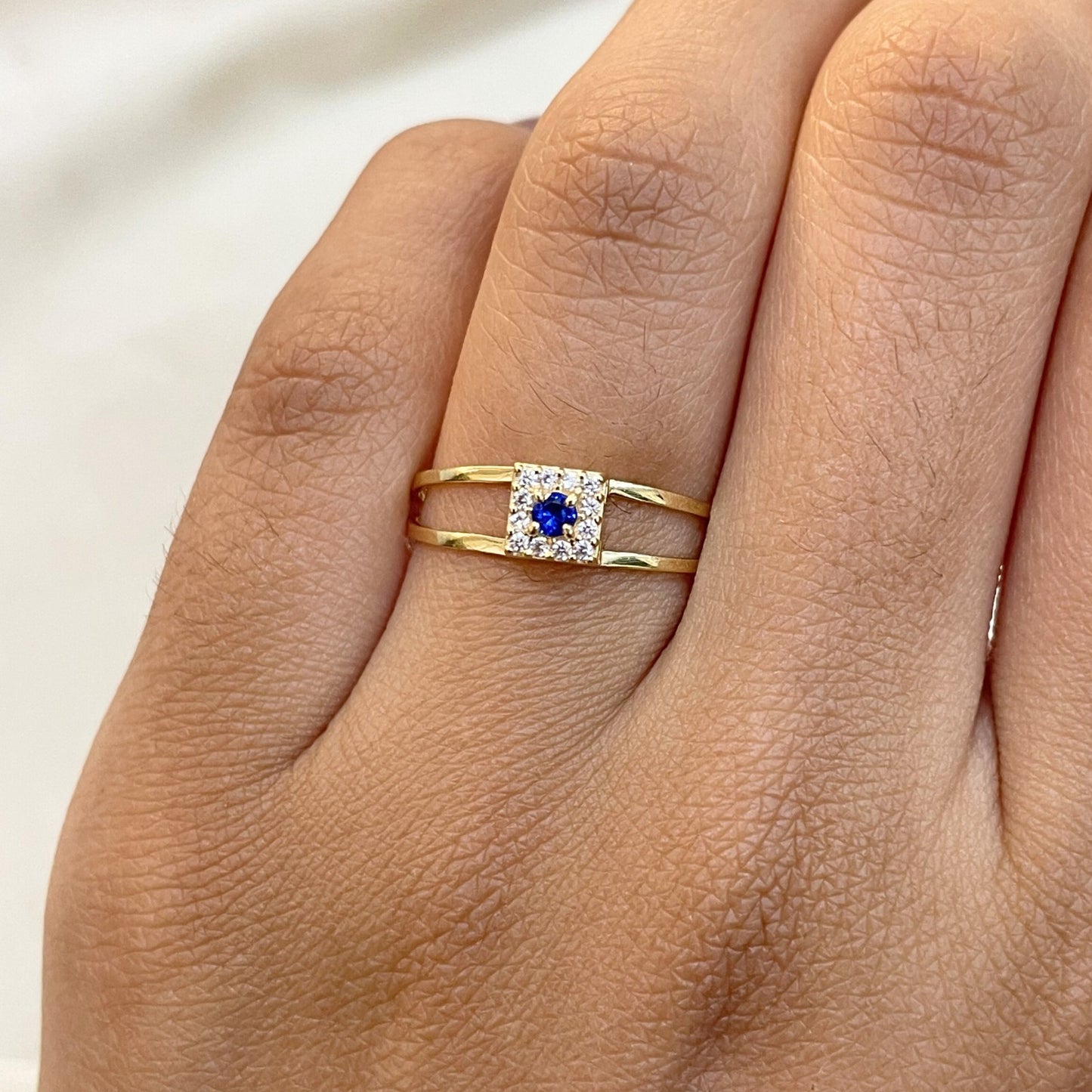 Anel Bright Destiny em Ouro Amarelo 18K-750, com zircônias
