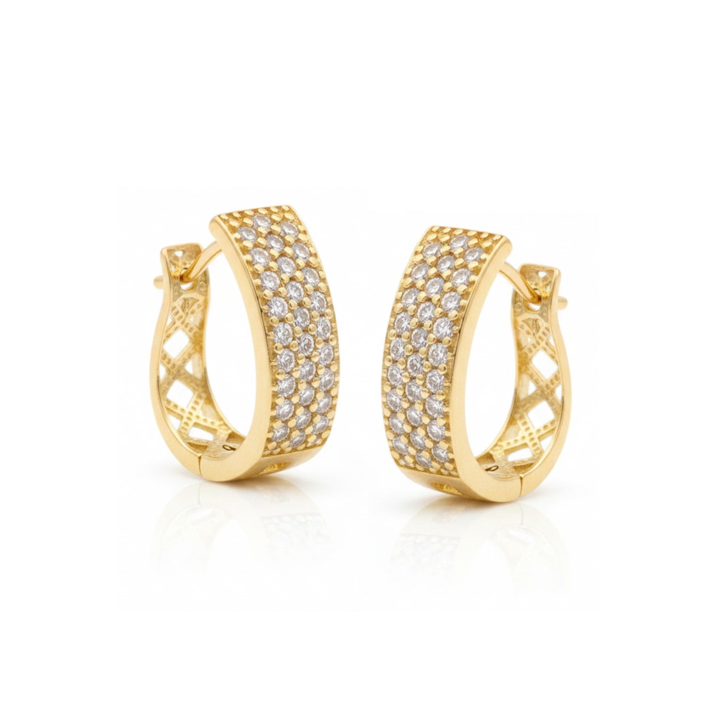 Brinco Argola Oval Pavê em Ouro Amarelo 18K-750, com Zircônias