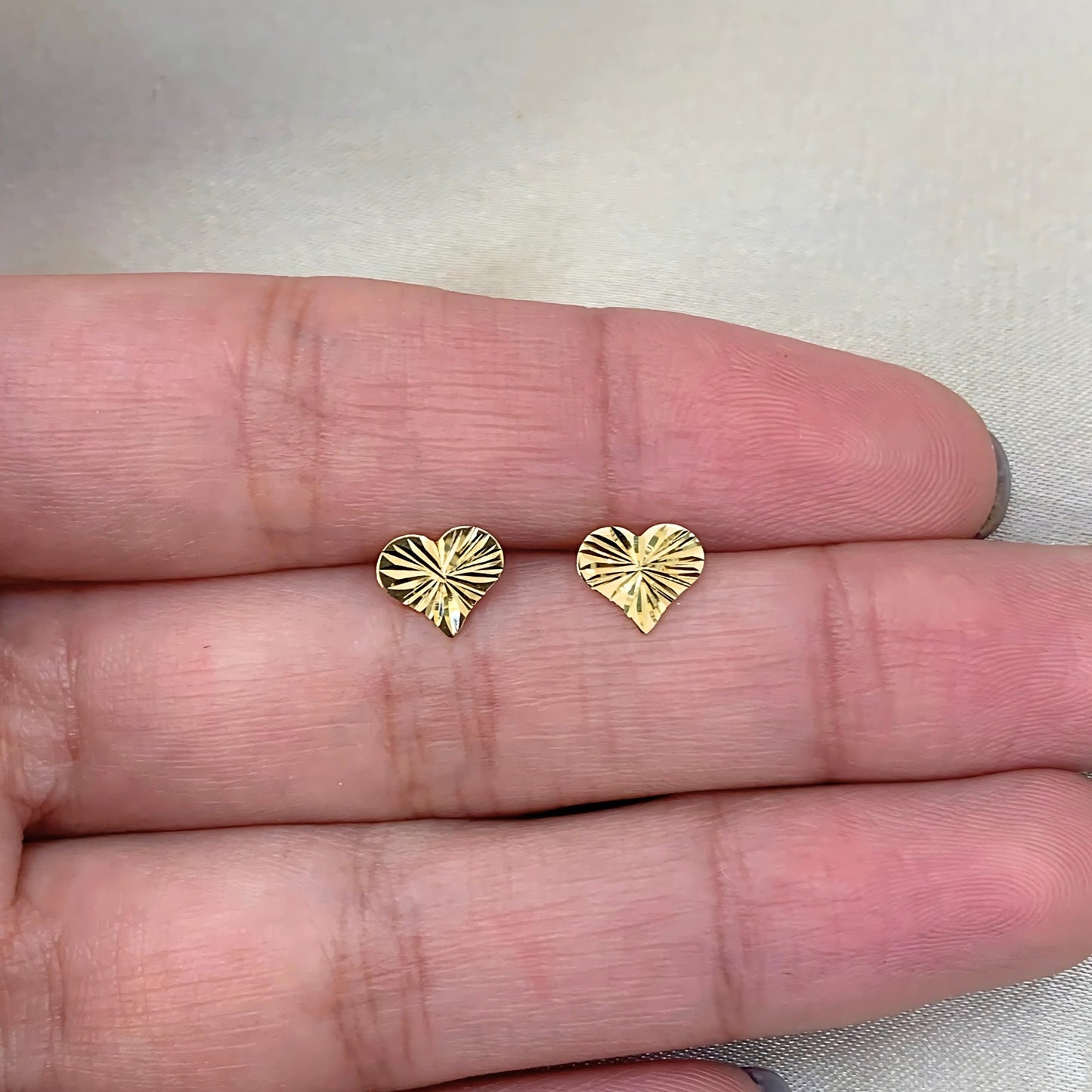 Brinco Coração Plissado em Ouro Amarelo 18K-750