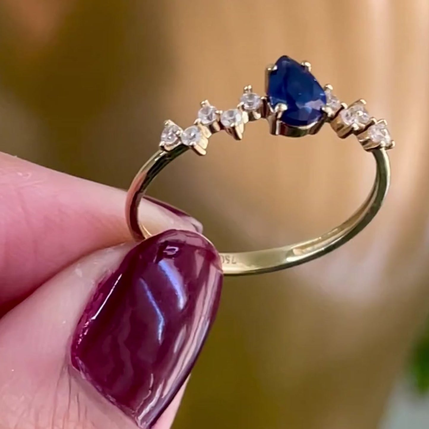 Anel Belle Nuit em Ouro Amarelo 18K-750, com zircônias