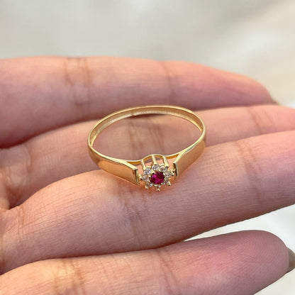 Anel de Formatura Honra Rubra em Ouro Amarelo 18K-750, com zircônias