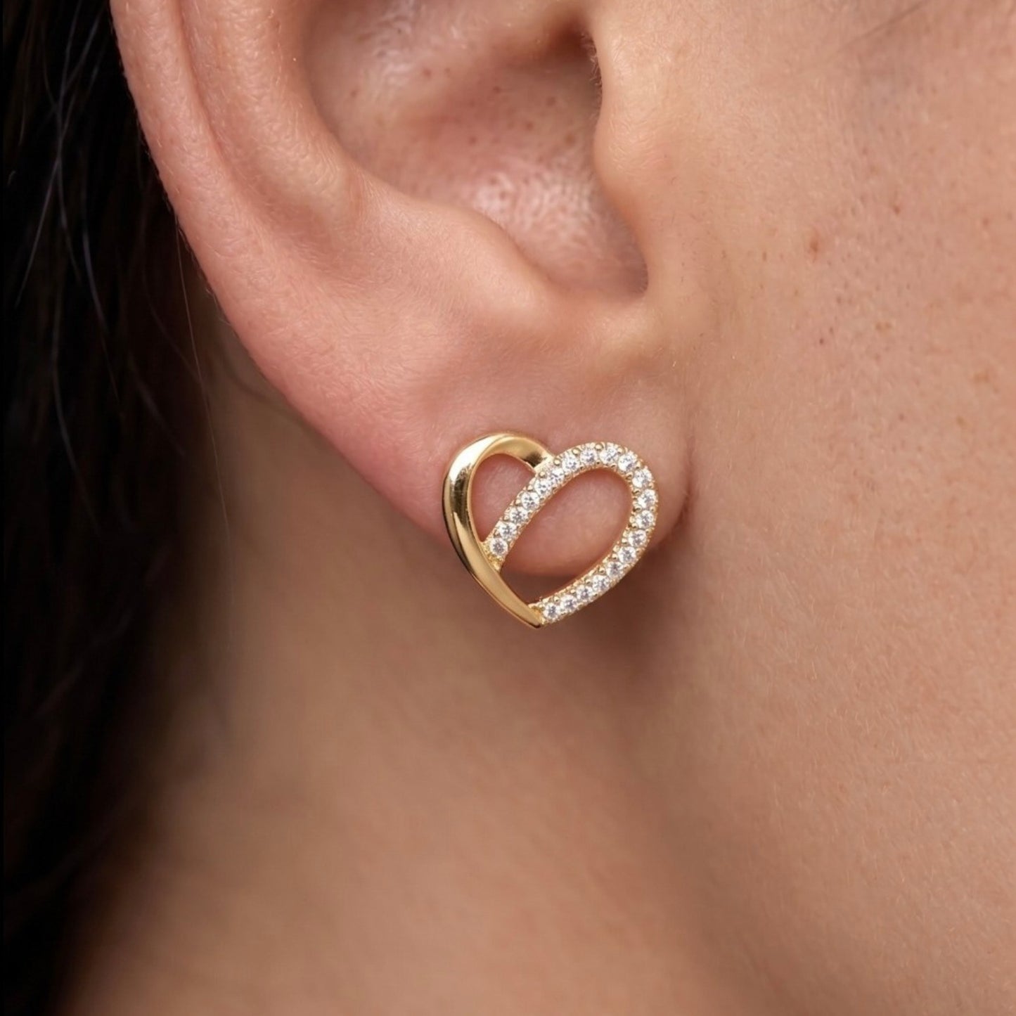 Brinco Stella em Ouro Amarelo 18k, com zircônias