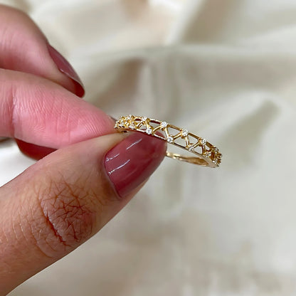 Anel Meia Aliança ZigLux com Zircônias Brancas em Ouro Amarelo 18k-750