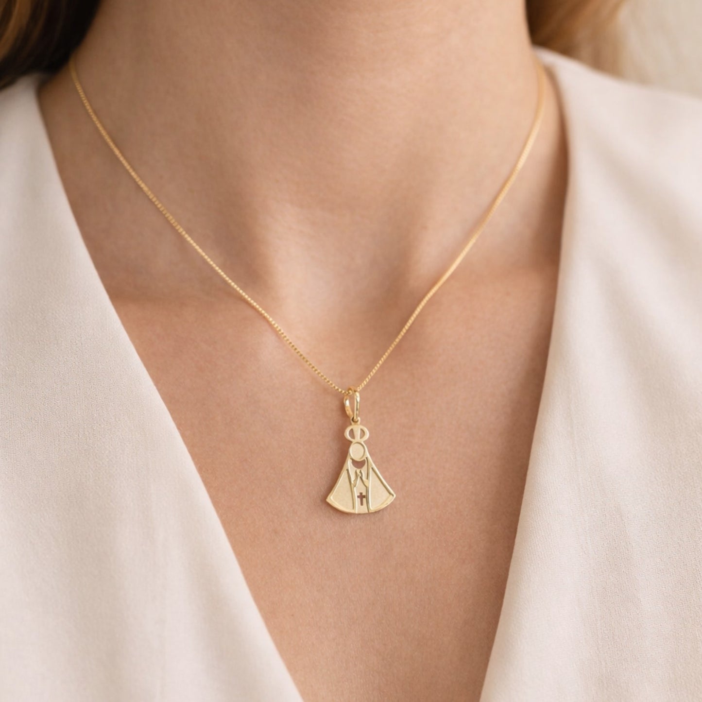 Pingente Nossa Senhora Aparecida em Ouro Amarelo 18k-750
