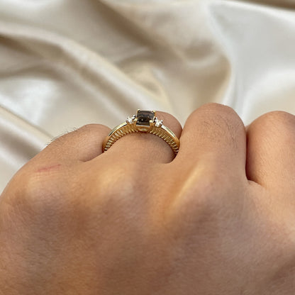 Anel Obsidian Fume em ouro amarelo 18k