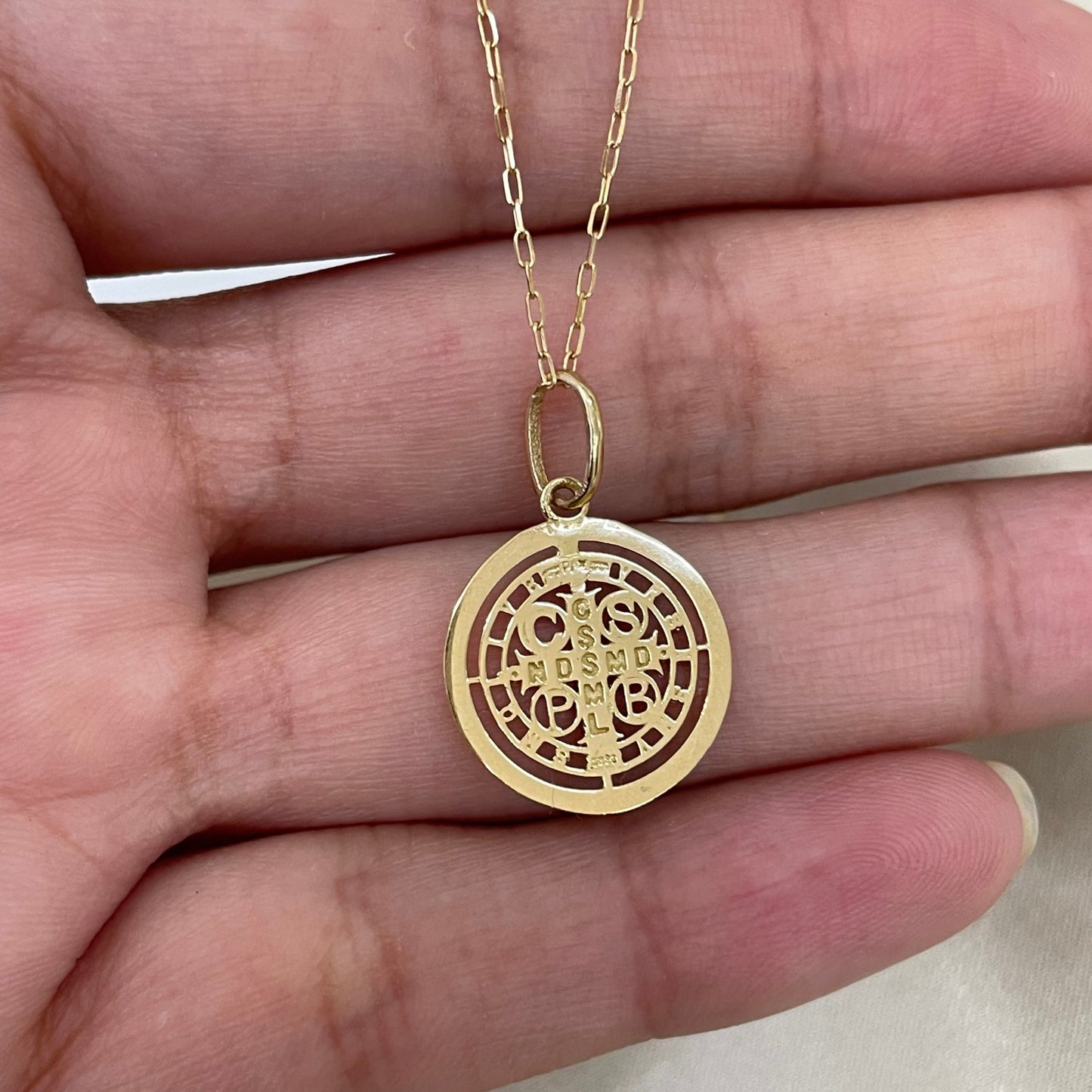 Pingente Medalha de São Bento em Ouro Amarelo 18k-750