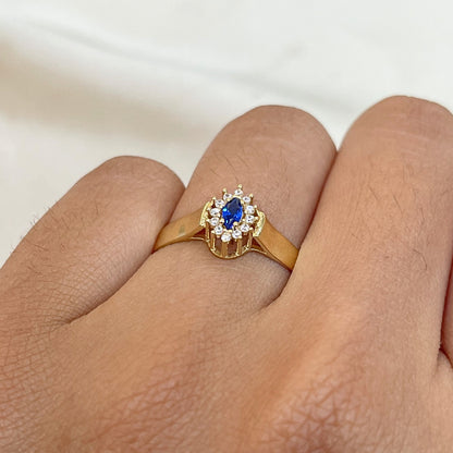 Anel Insigne em Ouro Amarelo 18K-750, com zircônias