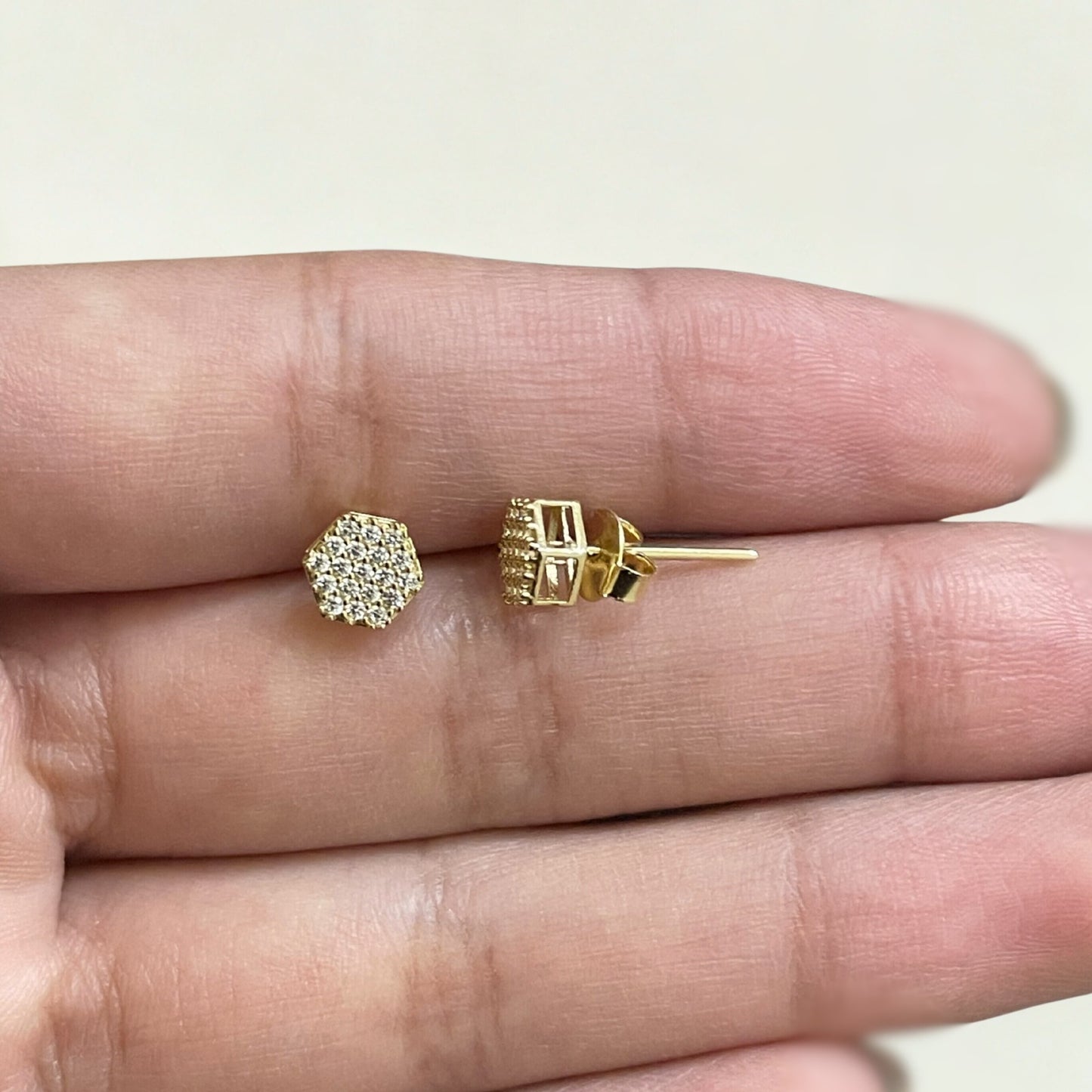 Brinco Ritz em Ouro Amarelo 18K-750, com zircônias