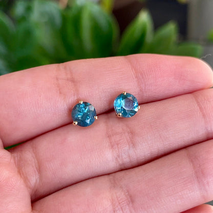 Brinco Ocean em Ouro Amarelo 18k, com topázio london