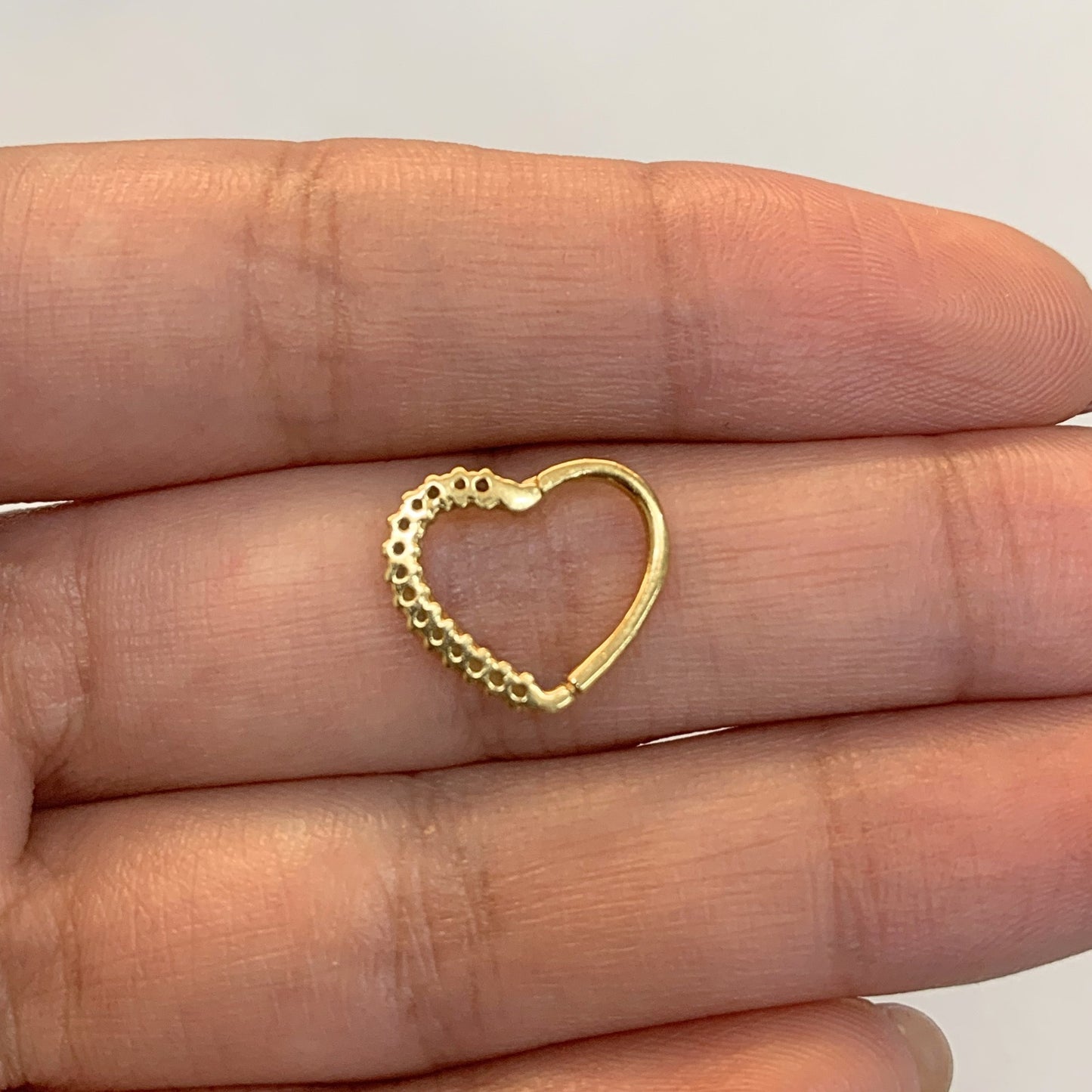 Piercing Daith Coração em Ouro Amarelo 18k-750 - Orelha Esquerda Cartilagem