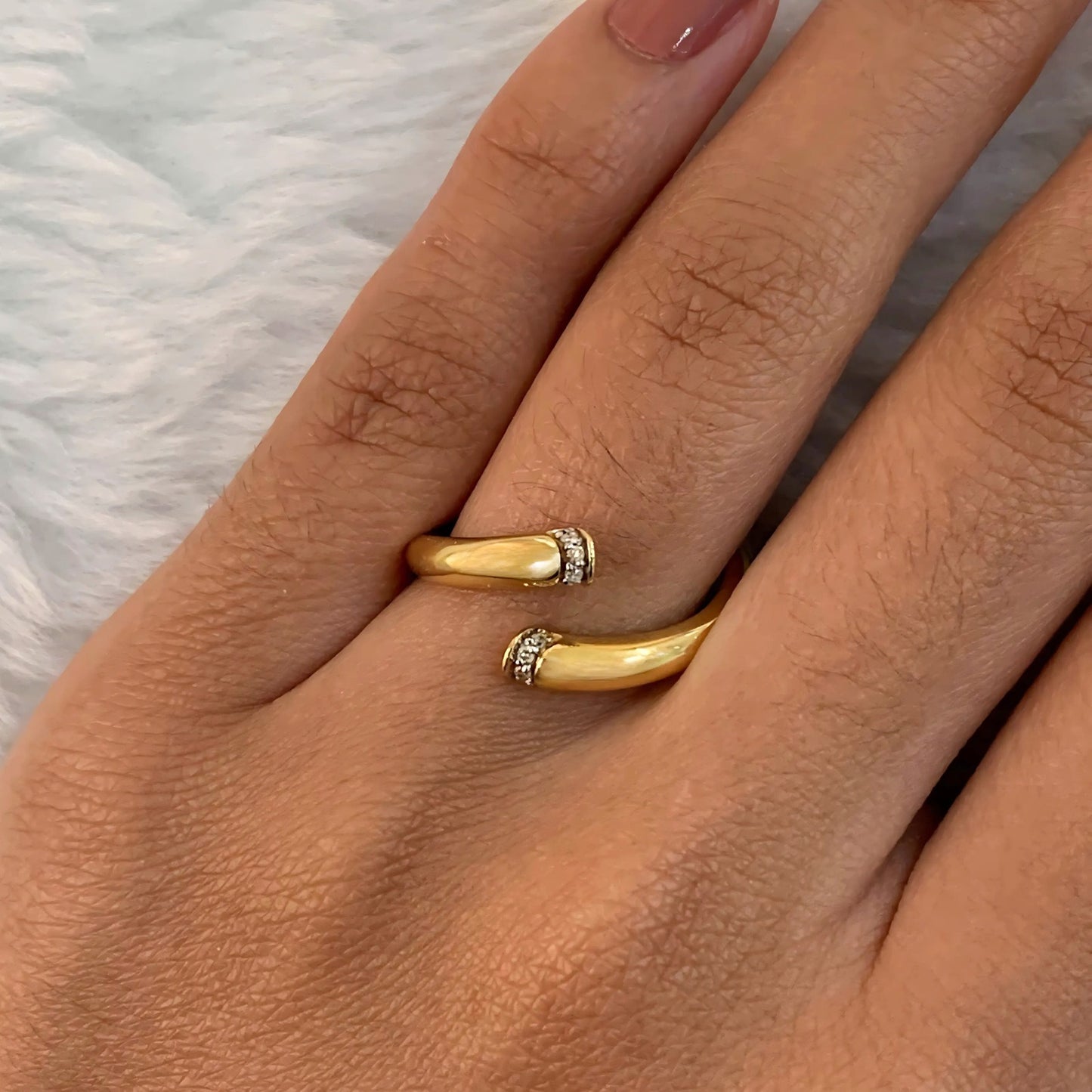 Anel Joy Coleção Zéfiro em Ouro Amarelo, Rosê e Branco 18K-750