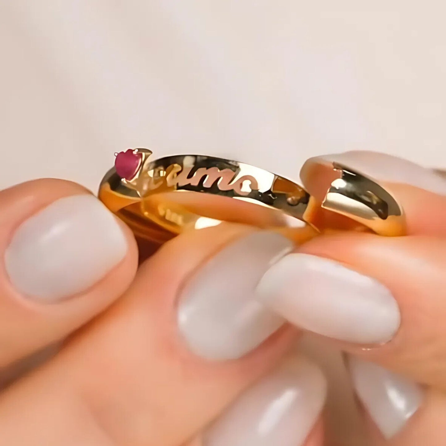 Anel Forever em Ouro 18K com Rubi – Coleção Afeto