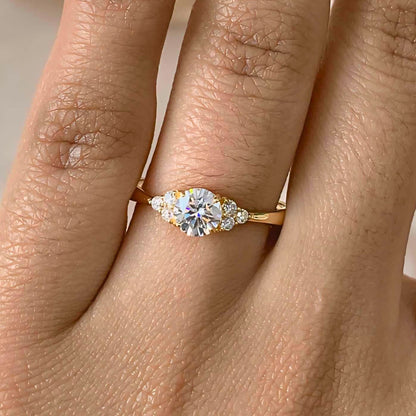 Anel Sunshine em Ouro Amarelo 18K com Moissanite