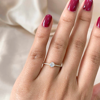 Anel Delicate em Ouro Amarelo 18K com Moissanite