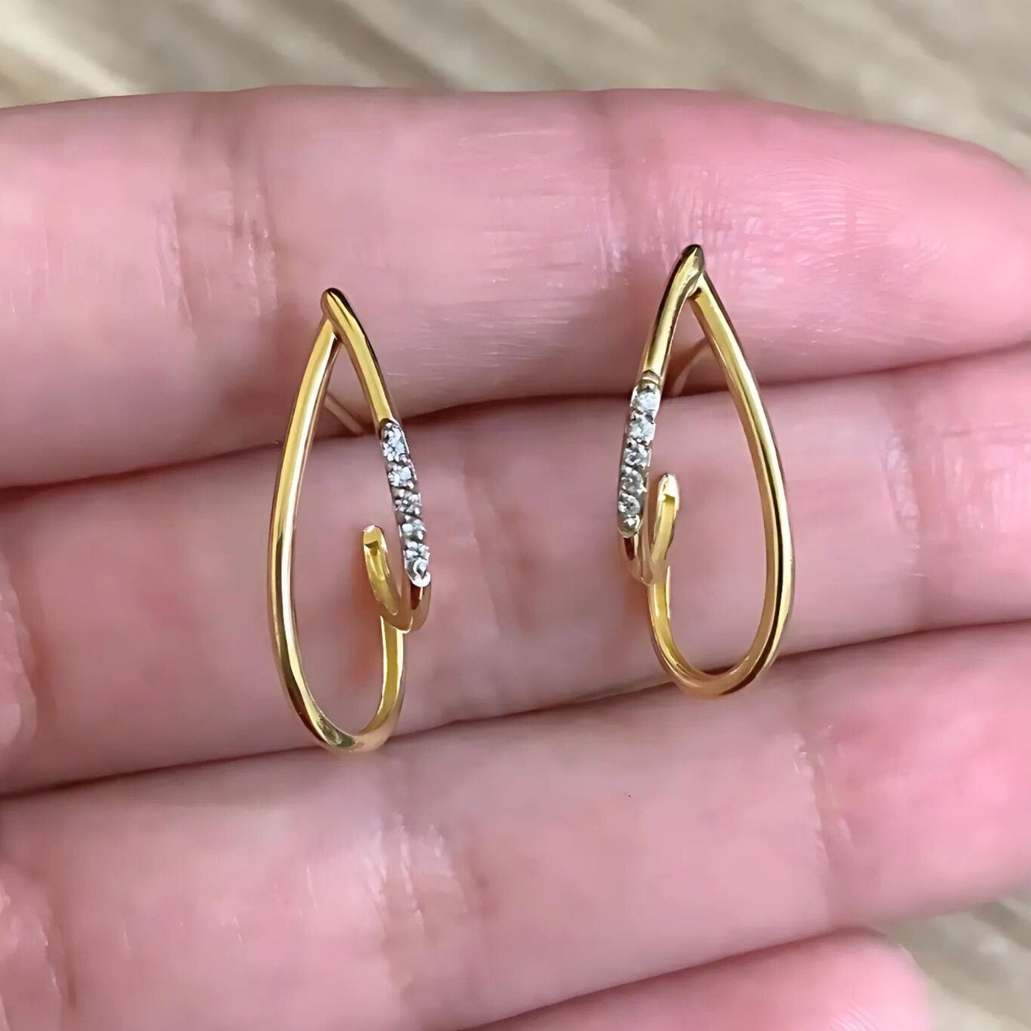 Brinco Cignus Coleção Charme em Ouro Amarelo 18k-750