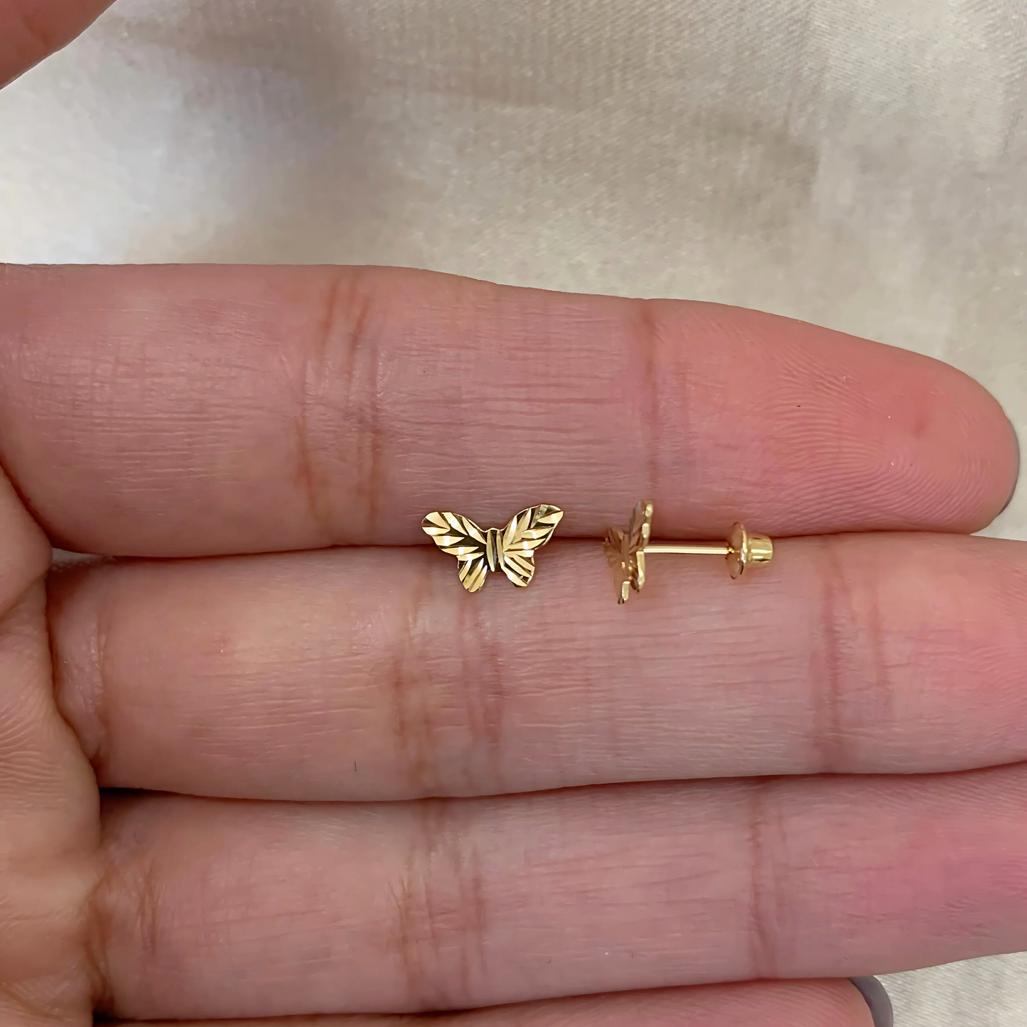 Brinco Borboleta em Ouro Amarelo 18k-750