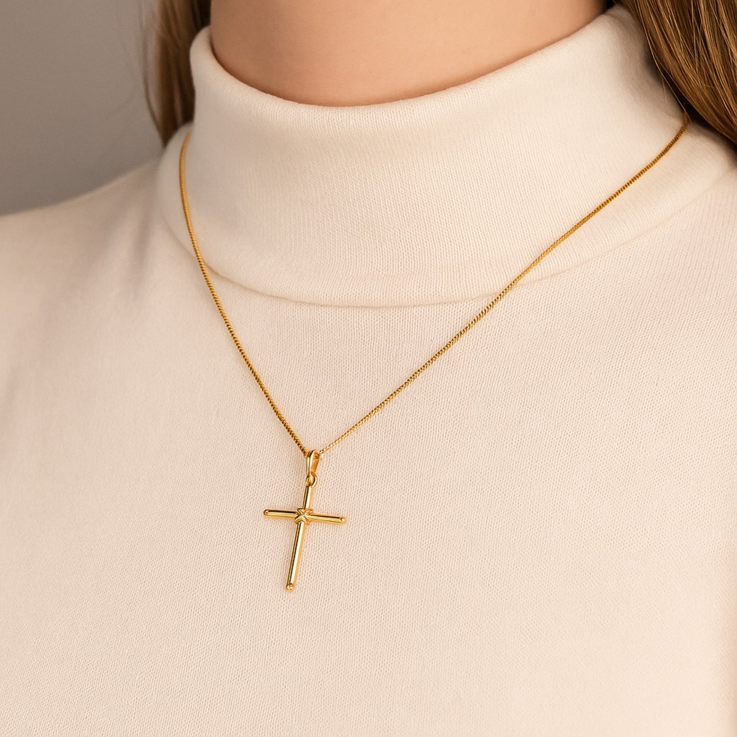 Pingente Cruz em Ouro Amarelo 18K-750