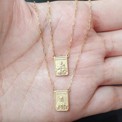 Escapulário em Ouro Amarelo 18K – Medalhas Retangulares Dupla Face Corrente Cadeado