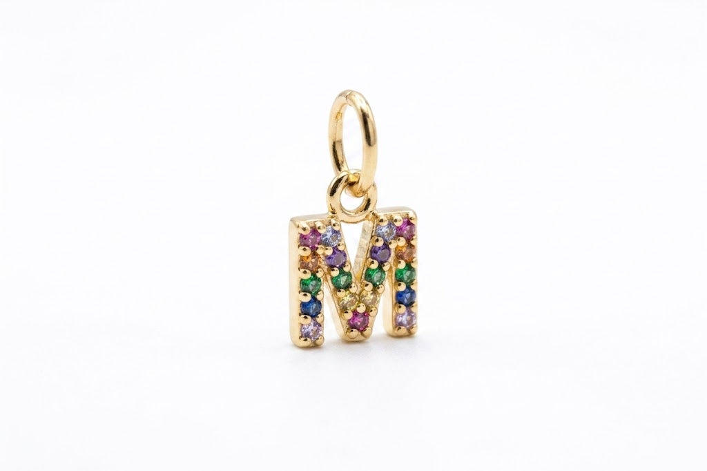 Pingente M com ZC, em Ouro amarelo 18K
