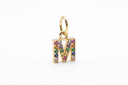 Pingente M com ZC, em Ouro amarelo 18K