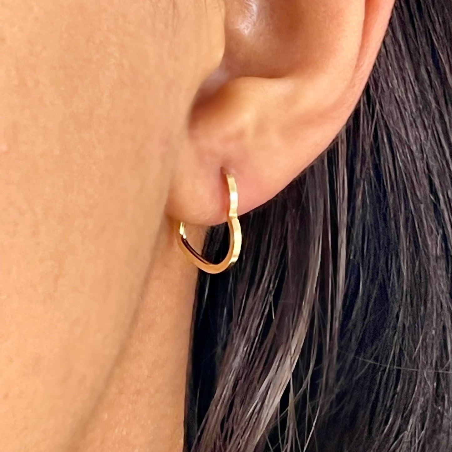 Brinco Argola Coração em Ouro Amarelo 18k-750