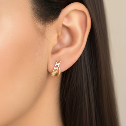 Brinco Delta em Ouro Amarelo 18K-750