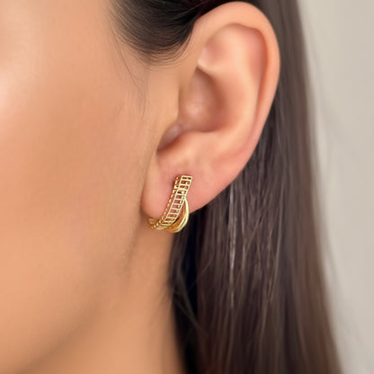 Brinco Delta em Ouro Amarelo 18K-750