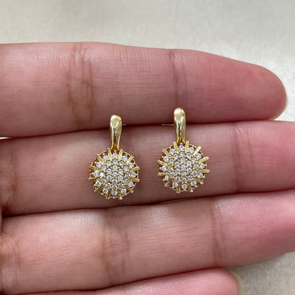 Brinco Solenne em Ouro Amarelo 18K-750, com Zircônias