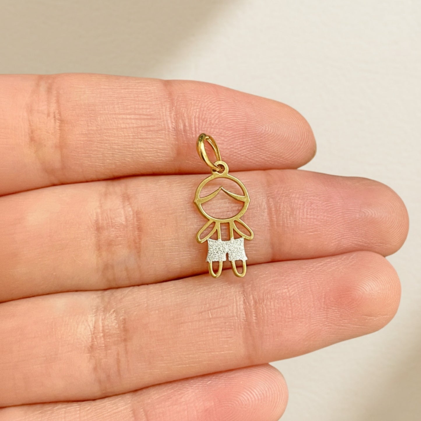 Pingente Menino Vazado em Ouro Amarelo 18K-750