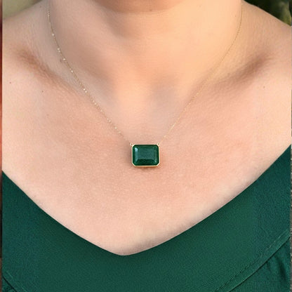 Gargantilha Com Esmeralda Baguete em Ouro Amarelo 18K-750