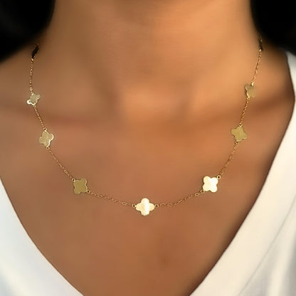 Gargantilha 45cm em malha americana com 13 trevos de 8mm