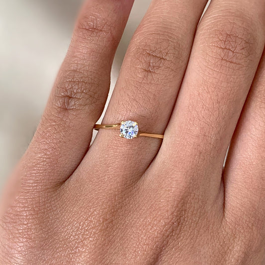 Anel Solitário Amore Uno em Ouro 18K-750, com zircônia