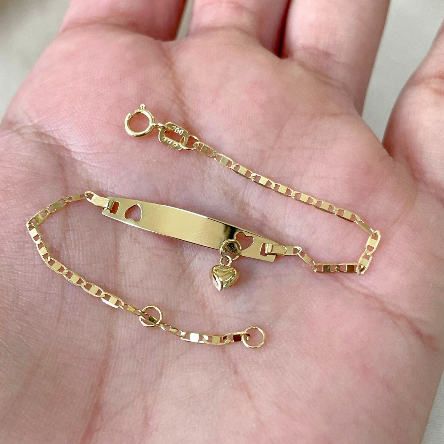 Pulseira Infantil Chapa com Corações em Ouro Amarelo 18K-750