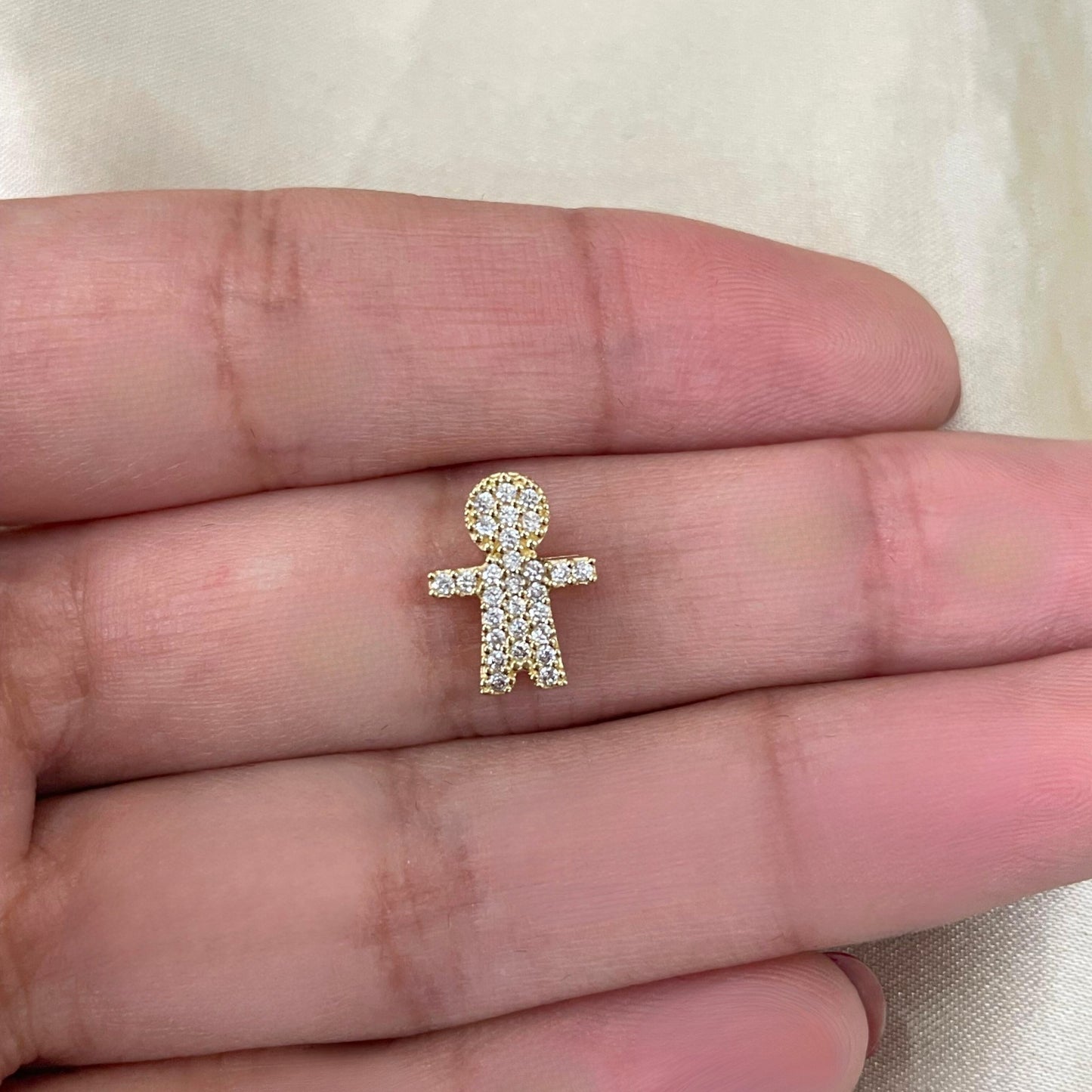 Pingente Menino Cravejado em Ouro Amarelo 18K-750, com zircônias