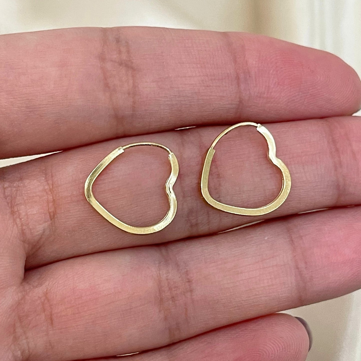 Brinco Argola Coração em Ouro Amarelo 18k-750