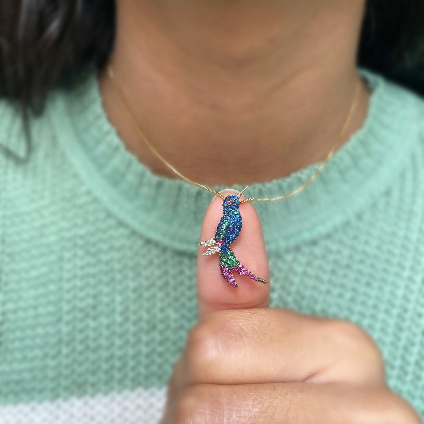 Pingente Beija-flor em Ouro Amarelo 18K-750, com zircônias