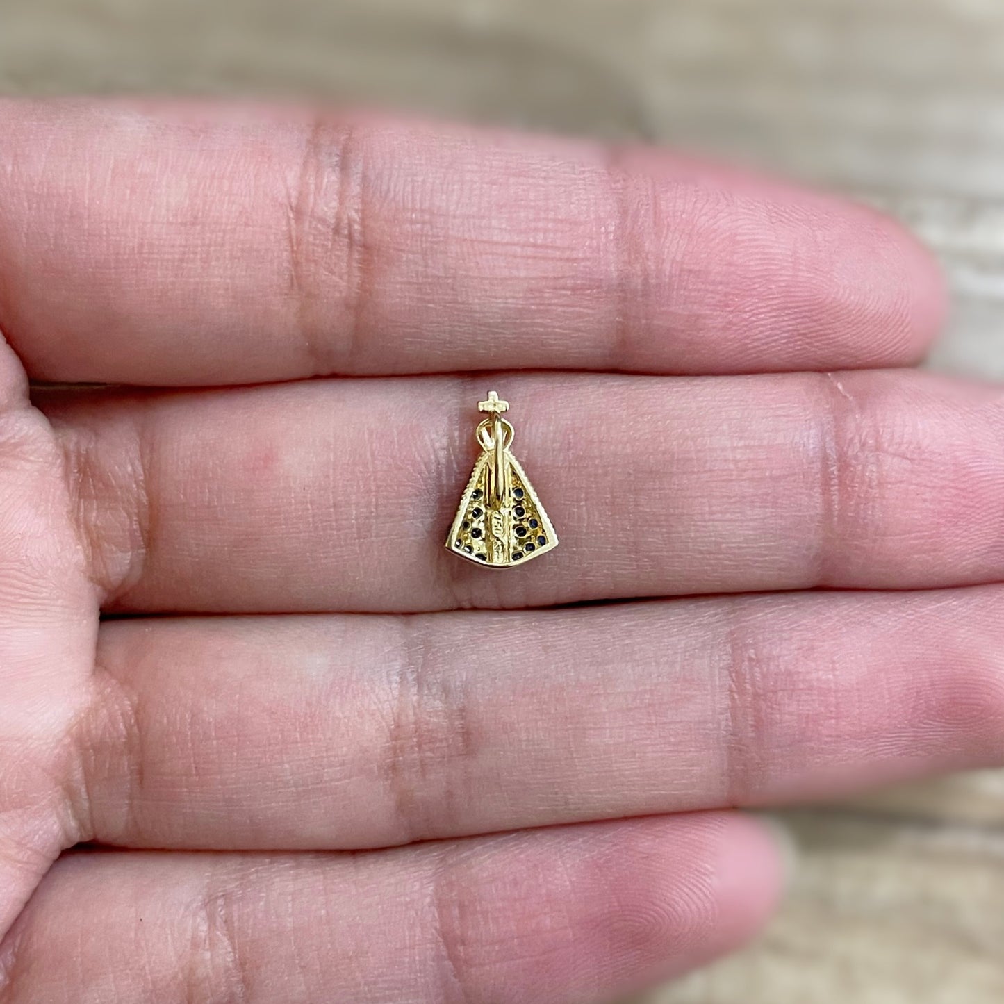 Pingente Nossa Senhora Aparecida em Ouro Amarelo 18K-750, com zircônias (P)