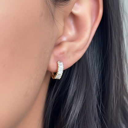 Brinco Argola em Ouro Amarelo 18K-750, com Zircônias