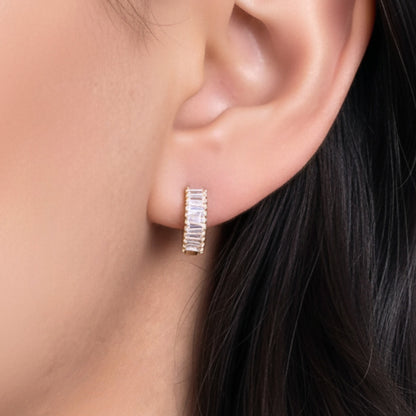 Brinco Argola em Ouro Amarelo 18K-750, com Zircônias