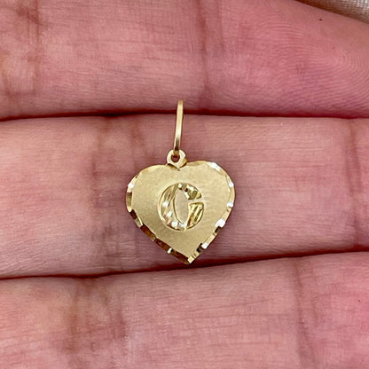 Pingente Coração Letra C Diamantado em Ouro Amarelo 18K