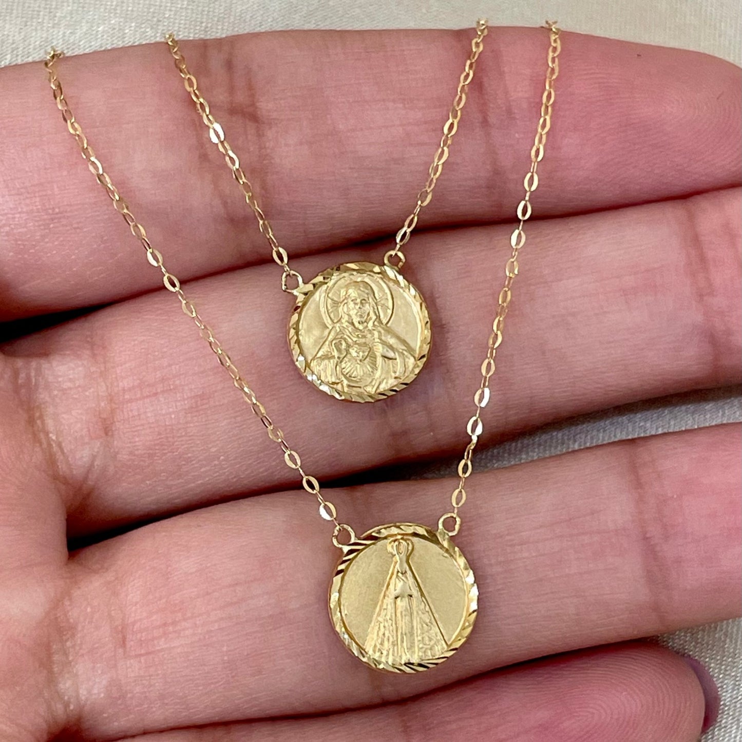Escapulário em Ouro Amarelo 18K – Sagrado Coração de Jesus e Nossa Senhora Aparecida