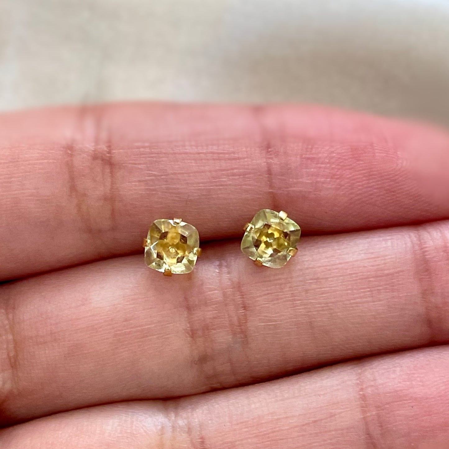 Brinco Peridoto Antique em Ouro Amarelo 18K-750