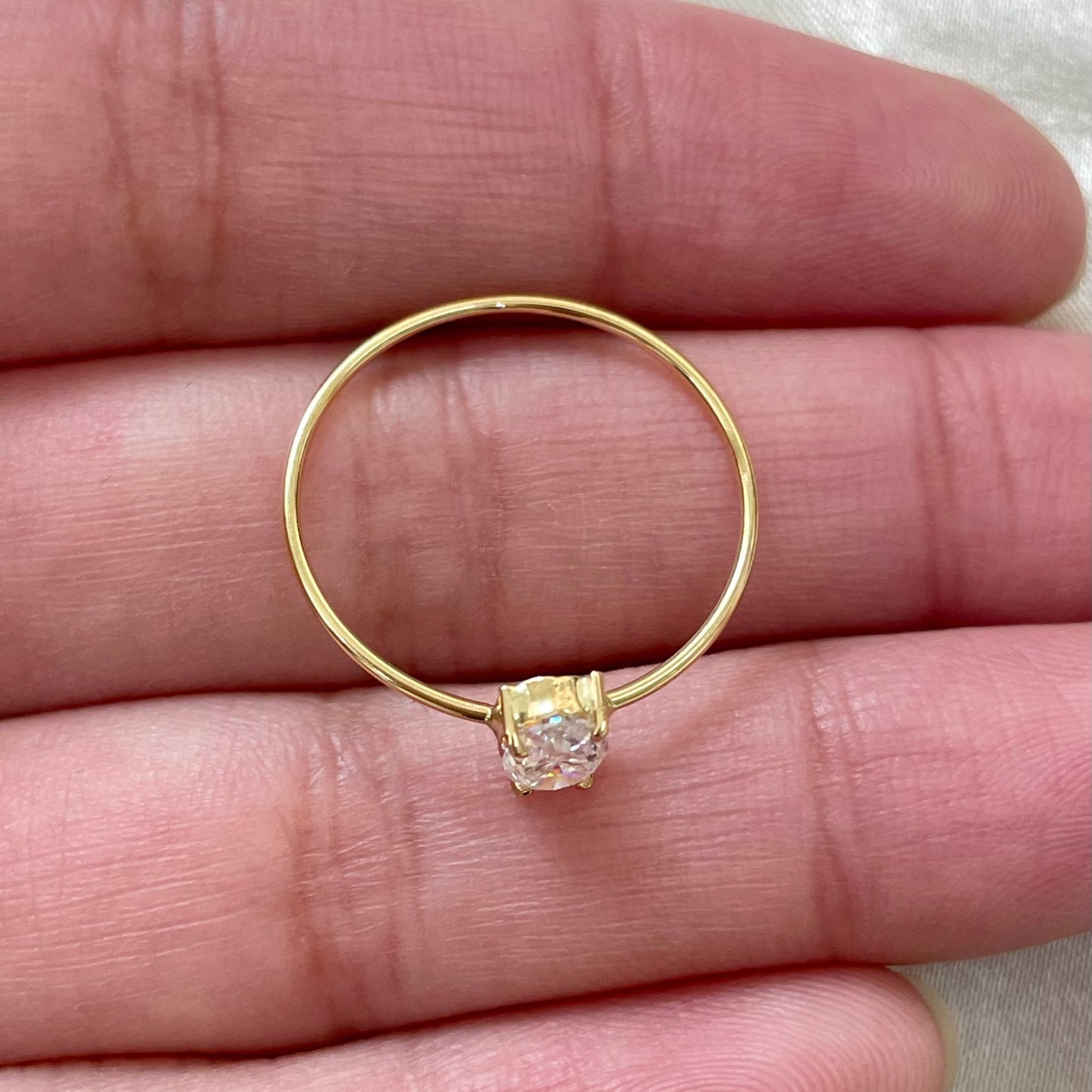 Anel Clair em Ouro Amarelo 18K-750, com Moissanite