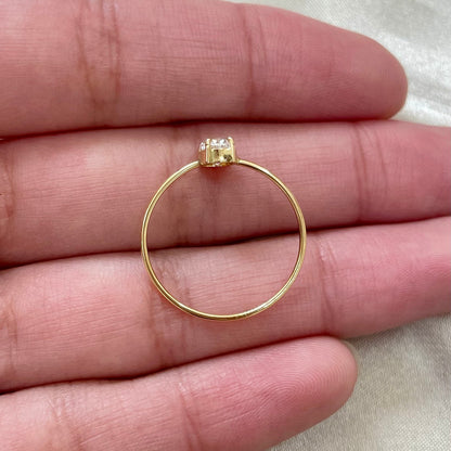 Anel Clair em Ouro Amarelo 18K-750, com Moissanite