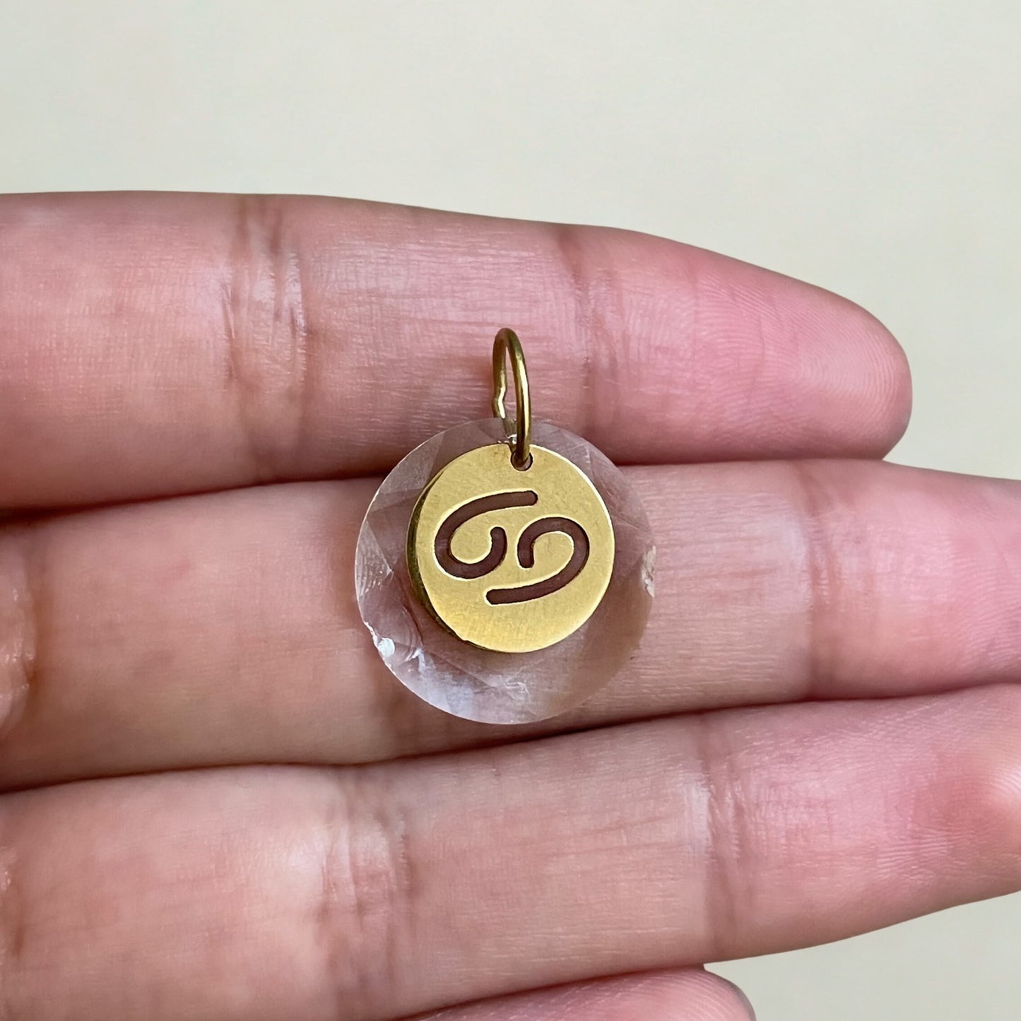 Pingente Signo Câncer em Ouro Amarelo 18K-750