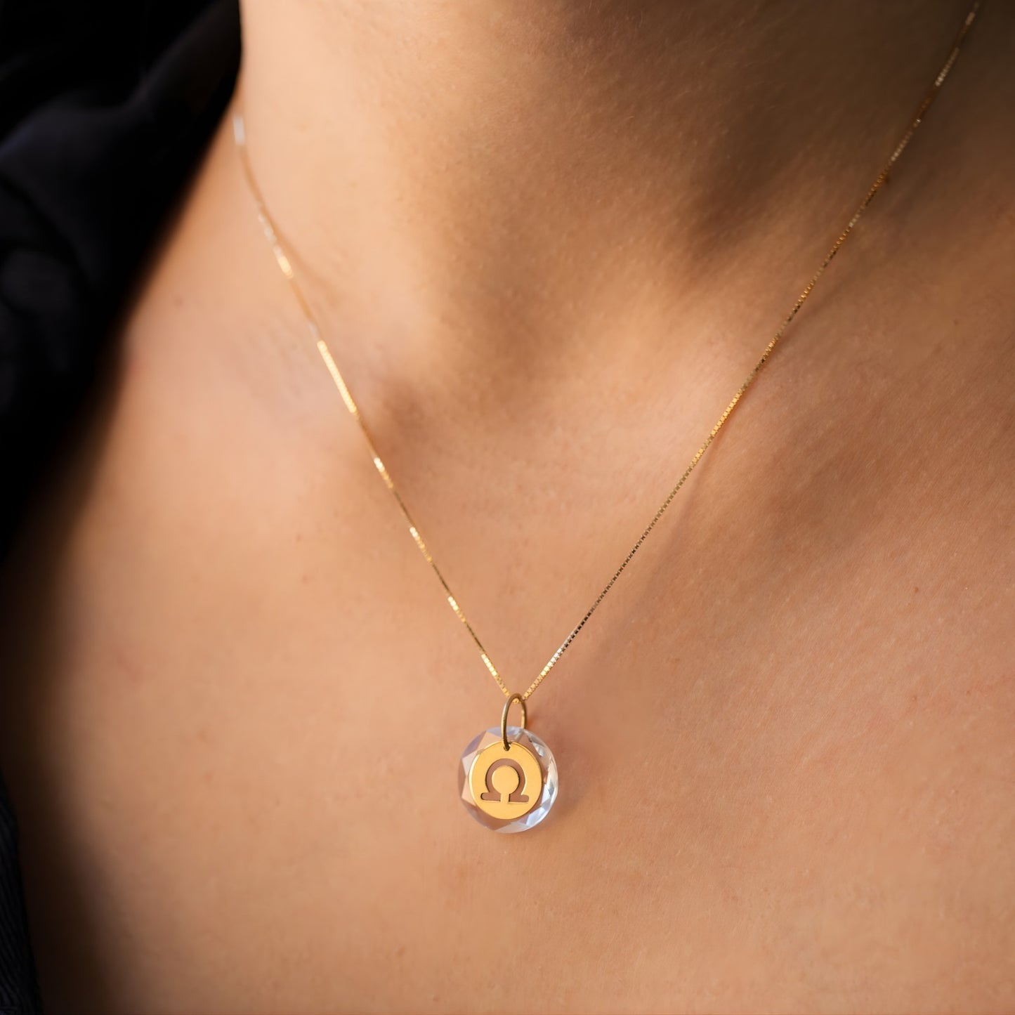 Pingente Signo Libra em Ouro Amarelo 18K-750
