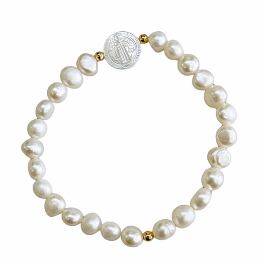 Pulseira de Pérolas Barrocas com medalha de São Bento em Ouro 18K-750