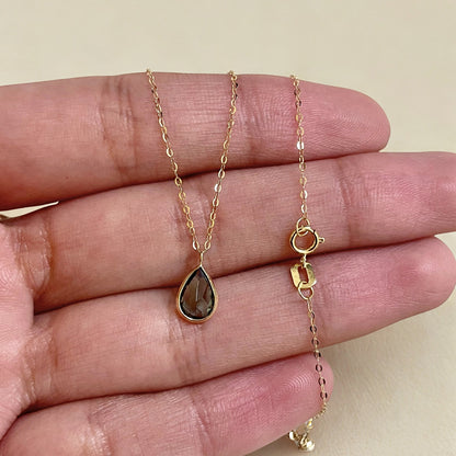 Gargantilha Elara em Ouro Amarelo 18K-750, com Quartzo Preto