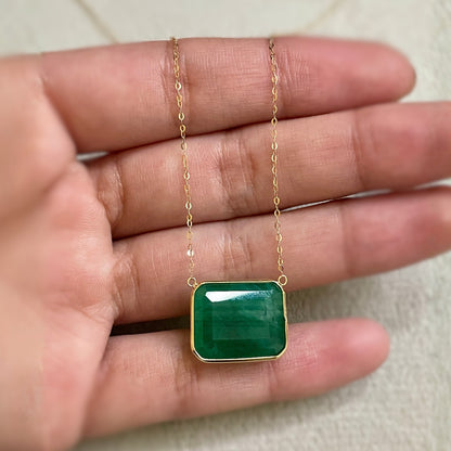 Gargantilha Com Esmeralda Baguete em Ouro Amarelo 18K-750